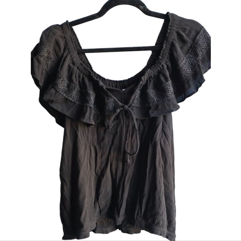 No Boundaries Black Ruffled Blouse Size XXL